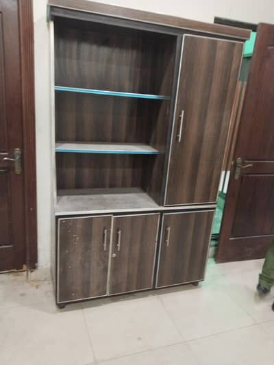 Ek Adad Almirah For Sale Full Fresh