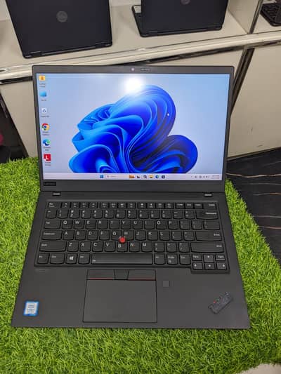 Lenovo ThinkPad X1 Carbon Gen 7 – i7 8th Gen – 16GB RAM – 256GB SSD !
