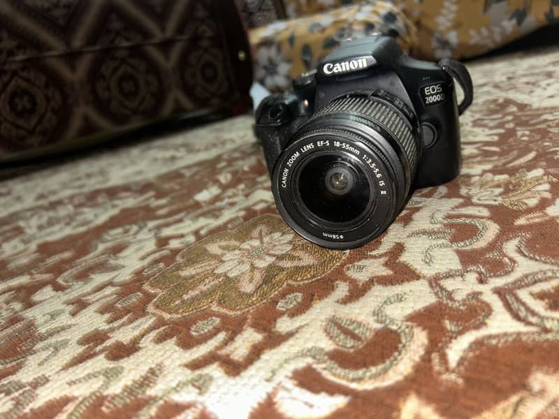 Canon Eos 2000D 0