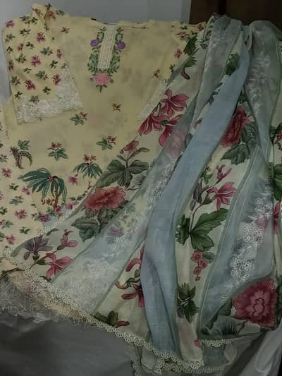 Embroidered  lawn 3 pc suit in medium size