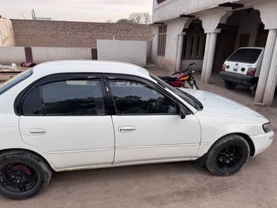 Toyota Corolla XE G 1.3 Manual