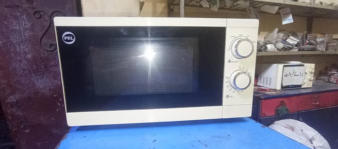 microwave oven