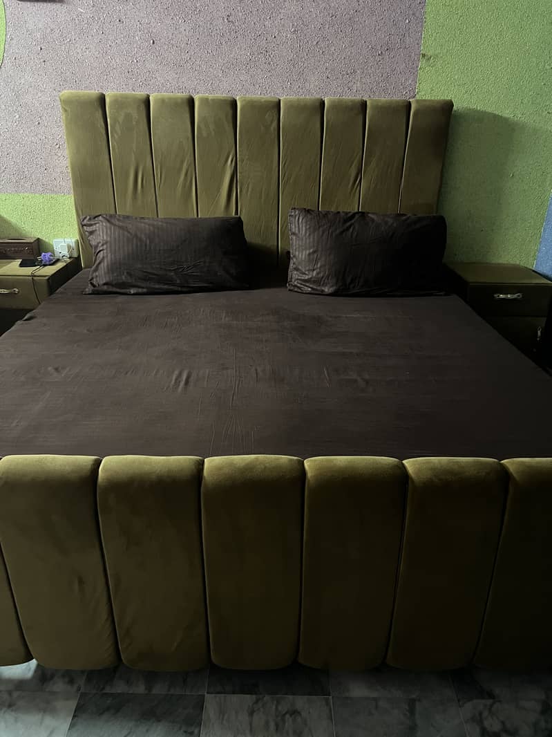 King size bed 1