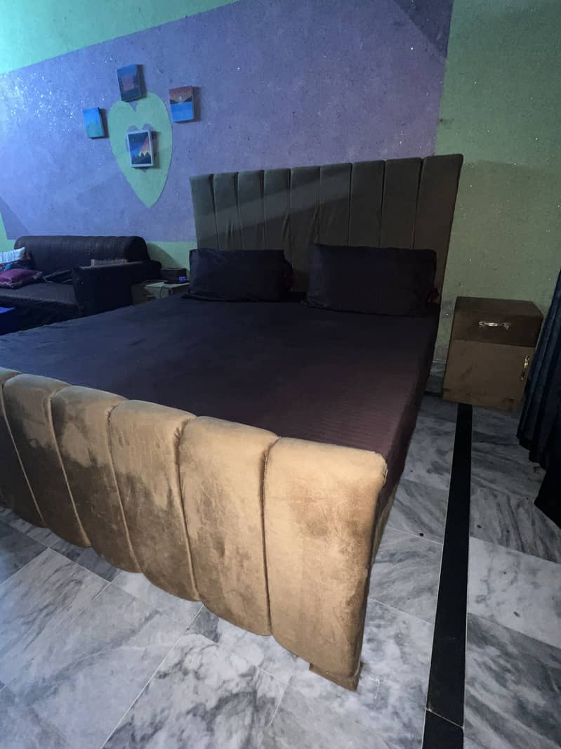 King size bed 2