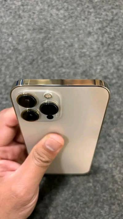 apple i phone 13 pro max available urgent for sale