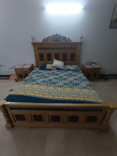Chanyoti Bed Set