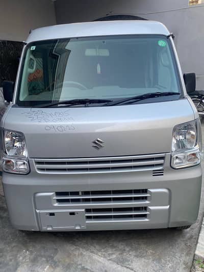 Suzuki Every 5D silver colour