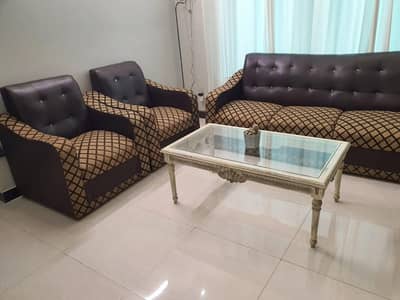 5 seater sofa set without table. . excellent condition