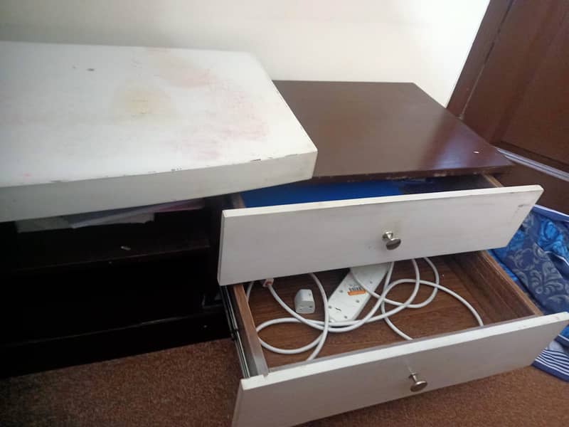 LED  console table 1