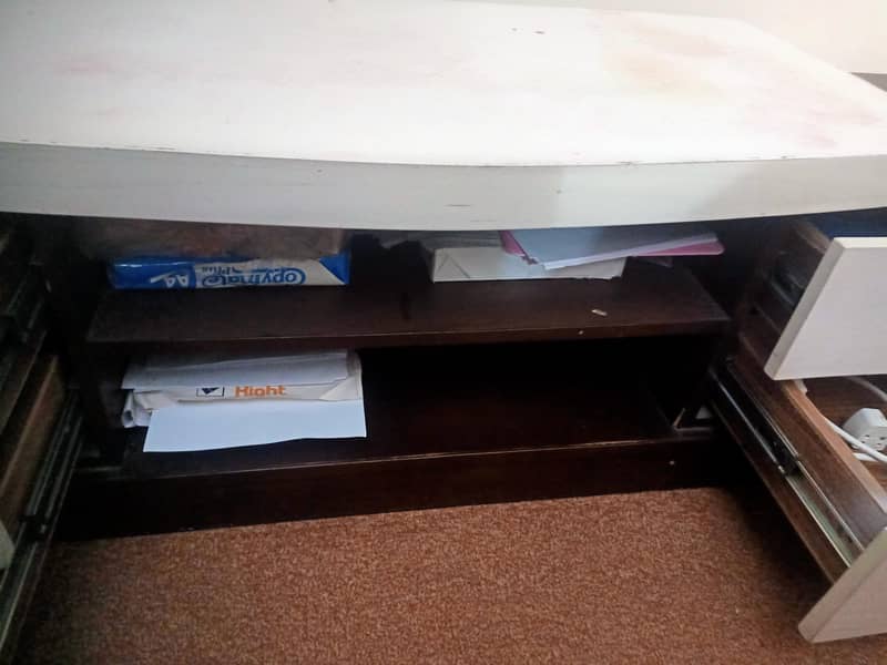 LED  console table 2