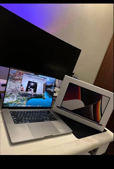 MacBook Pro M1  16 inch 16GB ram 500 GB SSD storage