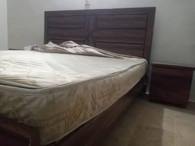 Bed in woden good conditions