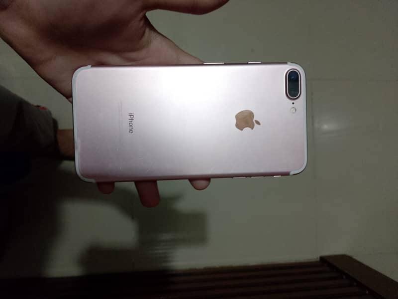 Apple iPhone 7 Plus 0