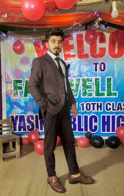 brownish mahroon paint coat  for sale. urgent 32 waste