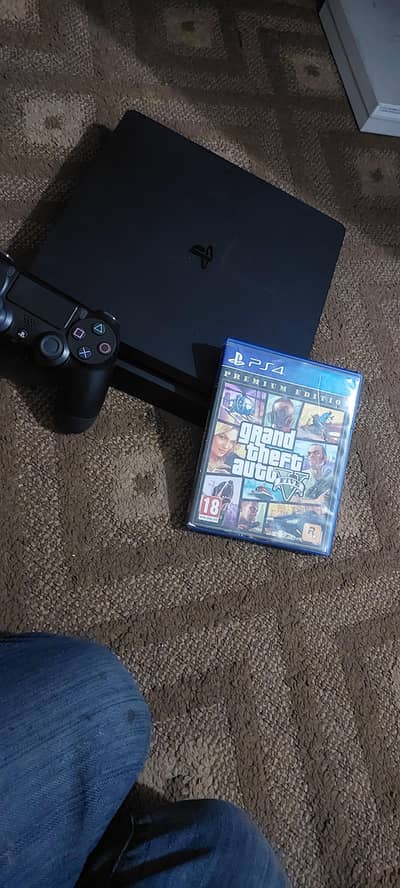 PS4slim so good graphics from saudia with gta5 cd and cables
