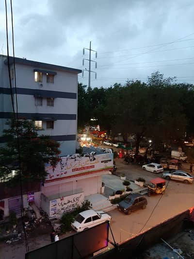 Park facing 3 Bed DD Flat For Rent Abdullah Terrace Gulistan E Jauhar Block 16