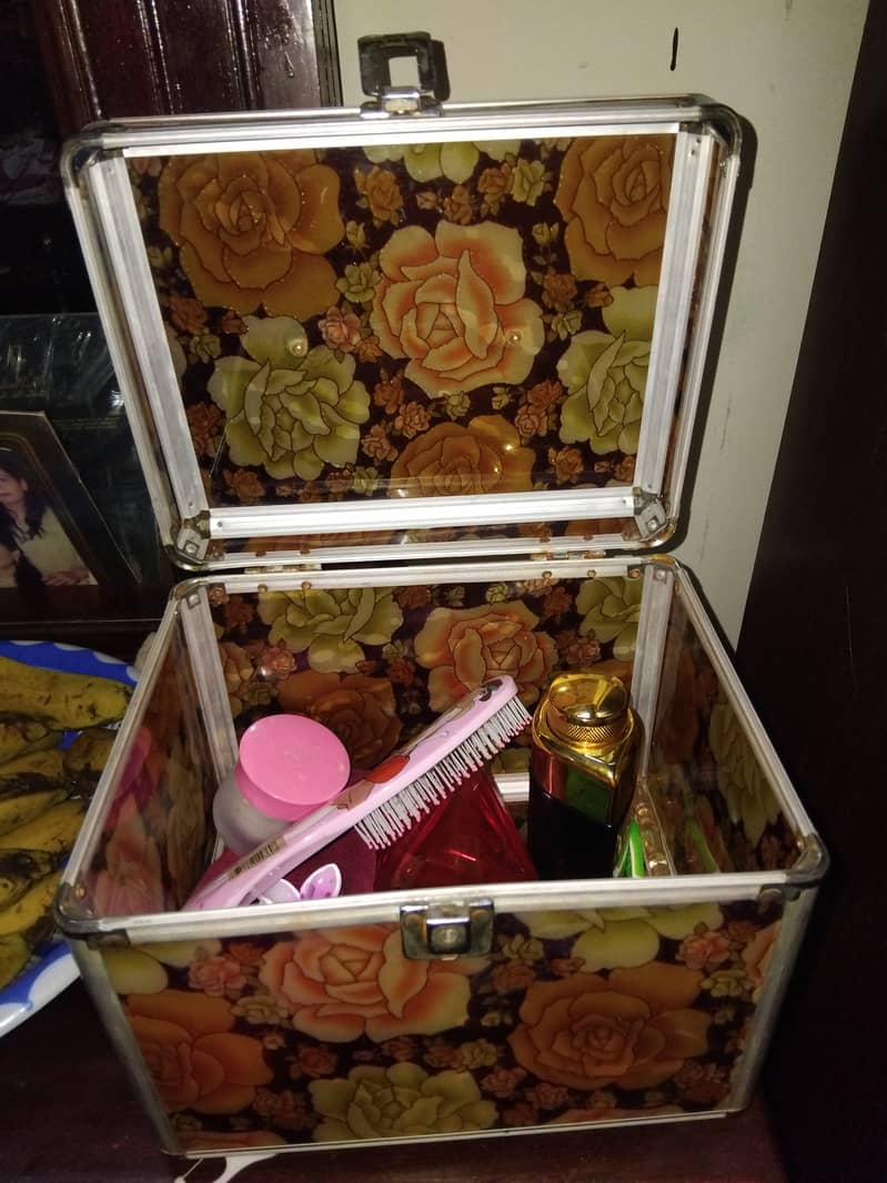 makeup box condtion 10/10 2