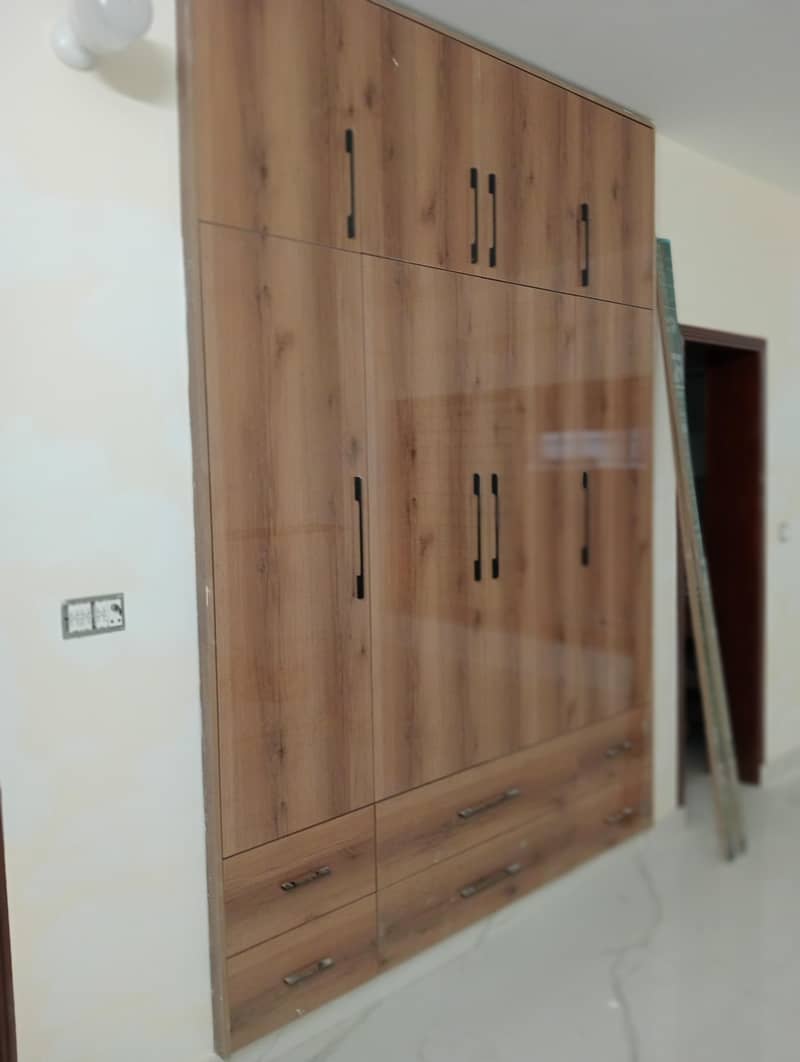 Carpenter available 19