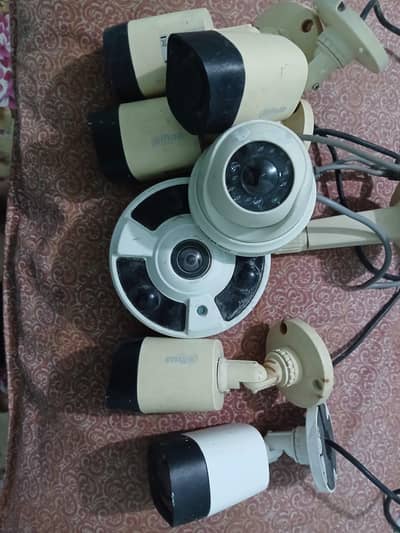 good condition main ha CCTV 7 camera DVR harddrive 10