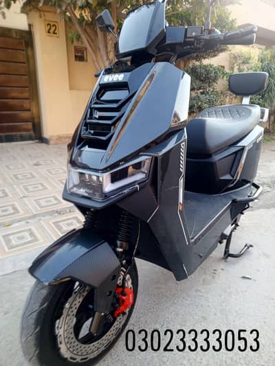 Evee s1air electric scooty very little used warranty me ha 03023333053