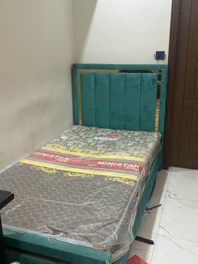 Single bed 10/8