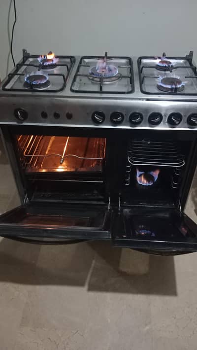 Cooking Range with 5 burners