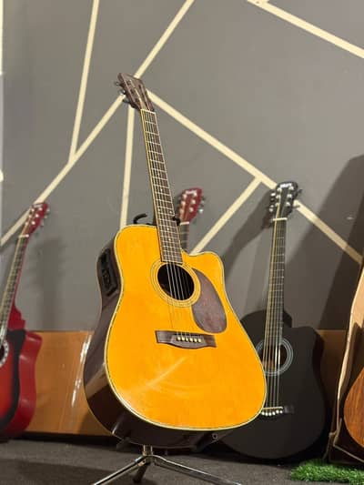 Yamaha semi accoustic guitar