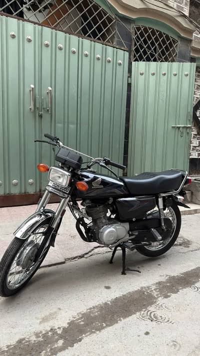 Honda 125 black  25 model