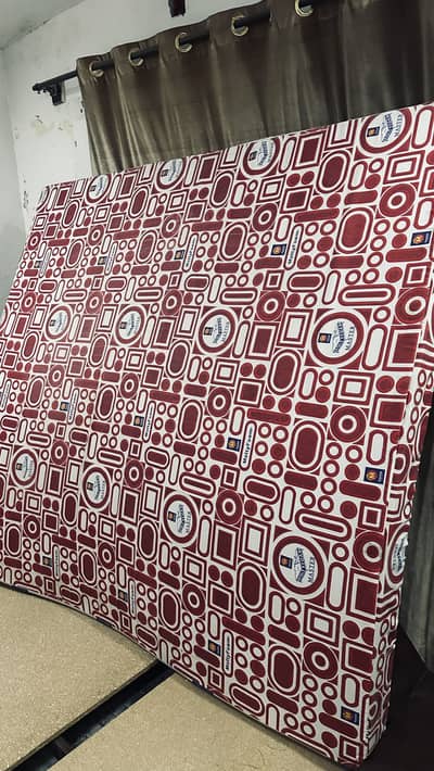 king size mattress molty foam 5 inch  10/10 condition