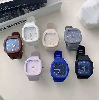 Stylish and modern design 	•	Comfortable strap 	•	good for daily use