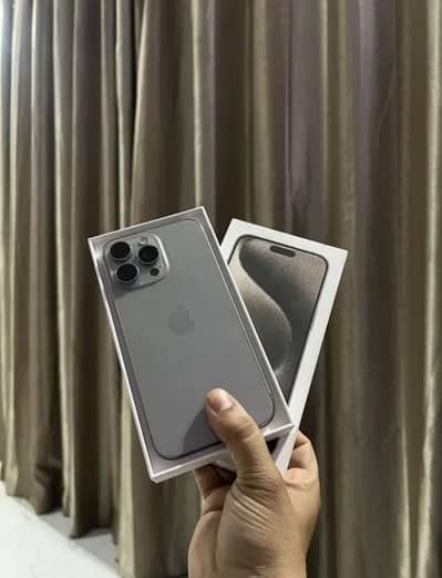 iPhone 15 pro max ( complete box )