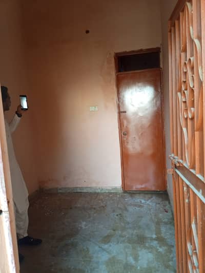 1 room flat for rent for bachelor korangi crossing Karachi