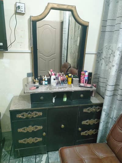 Wooden Dressing Table with Mirror – Good Condition