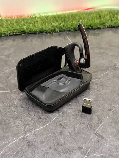 Plantronics Poly Voyager 5200 wireless headset / bluetooth headset