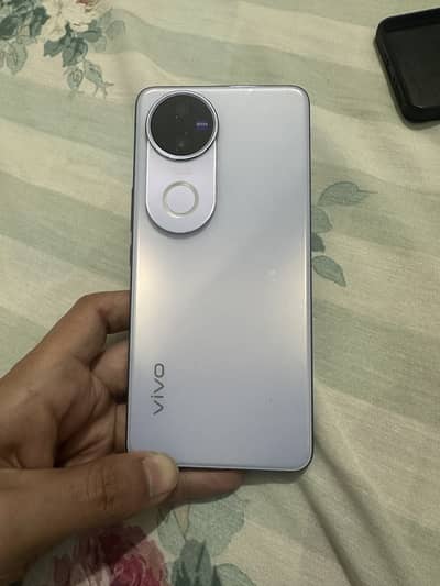 Vivo V50 256GB (Excellent condition)