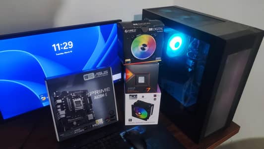 Ryzen 7 8700g 32GB DDR5 GAMING PC