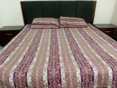 3 pc wooden bed set