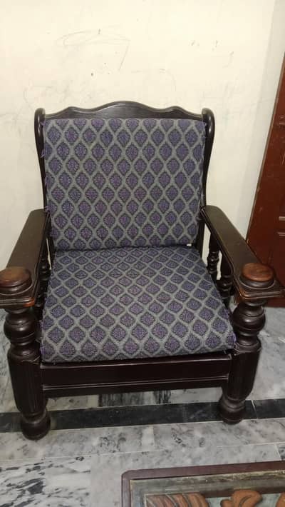 sofa set 5 seater 10by10 condition