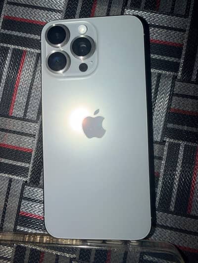 Apple iPhone 15 Pro Max