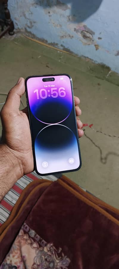 14 pro max 512gb factory unlocked 4 month sim time