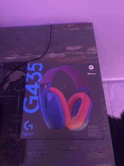Logitech g435 wireless headsets new box pack