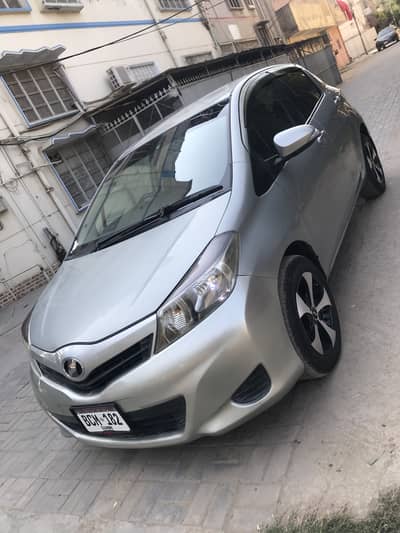 Toyota Vitz 11/14 1000cc Automatic 03046100801