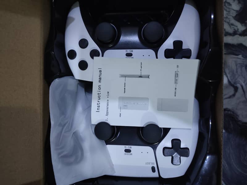 2.4G WIRELESS CONTROLLER GAME 1