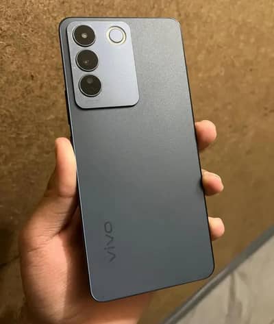 vivo v27e 16/256gb 10by10 condition amoled disply  exchange possible