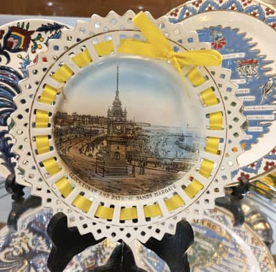 Vintage England landmark souvenir plates