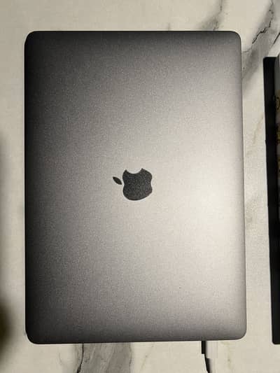 Macbook pro 2019 13 inch i7