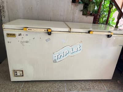 Full size deep freezer in excellent condition