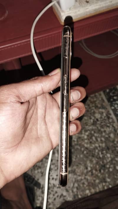 11 pro max 64gb gold colour with box PTA approved