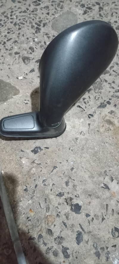 mini Pajero ka side shisha motor kar wala