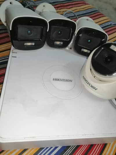 HIKVISION 4 Cameras 1 DVR complete set 0313.5004812